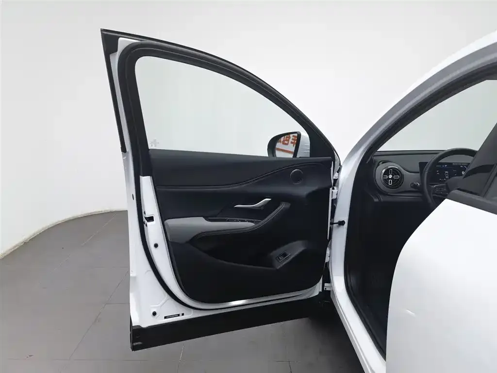 BYD Seal 05 DM-i — фото 7