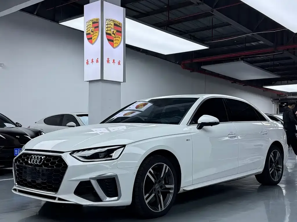 Audi A4L 2022 из CN, фото 1