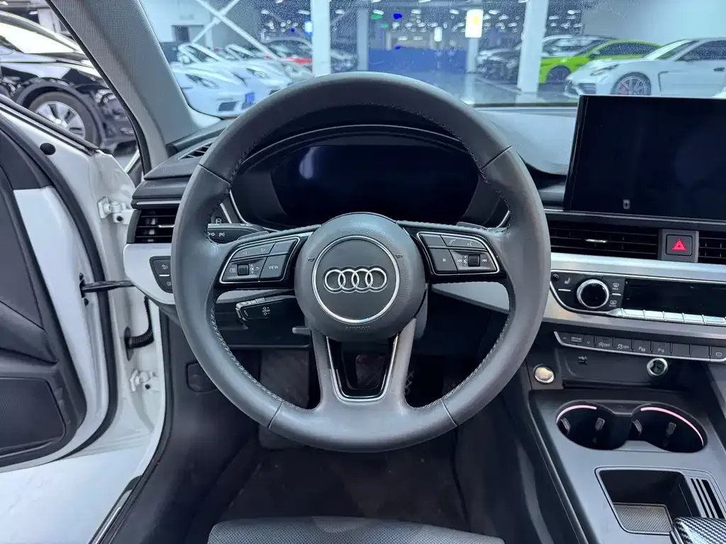 Audi A4L 2022 из CN, фото 7