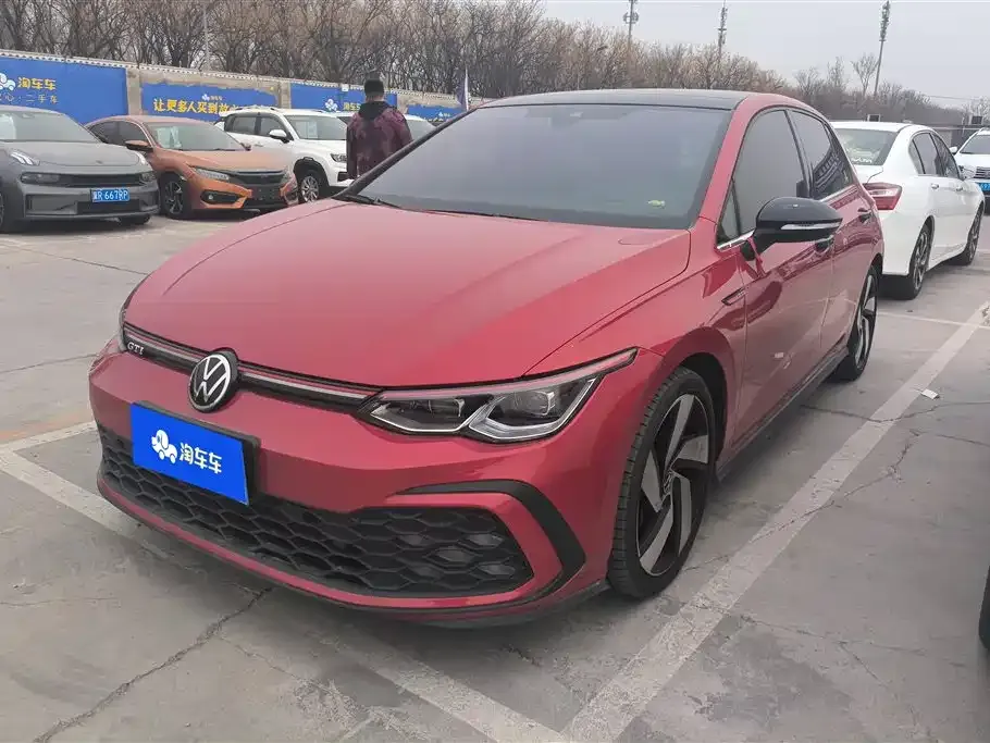 Volkswagen Golf GTI — фото 1