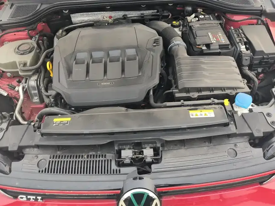 Volkswagen Golf GTI — фото 10