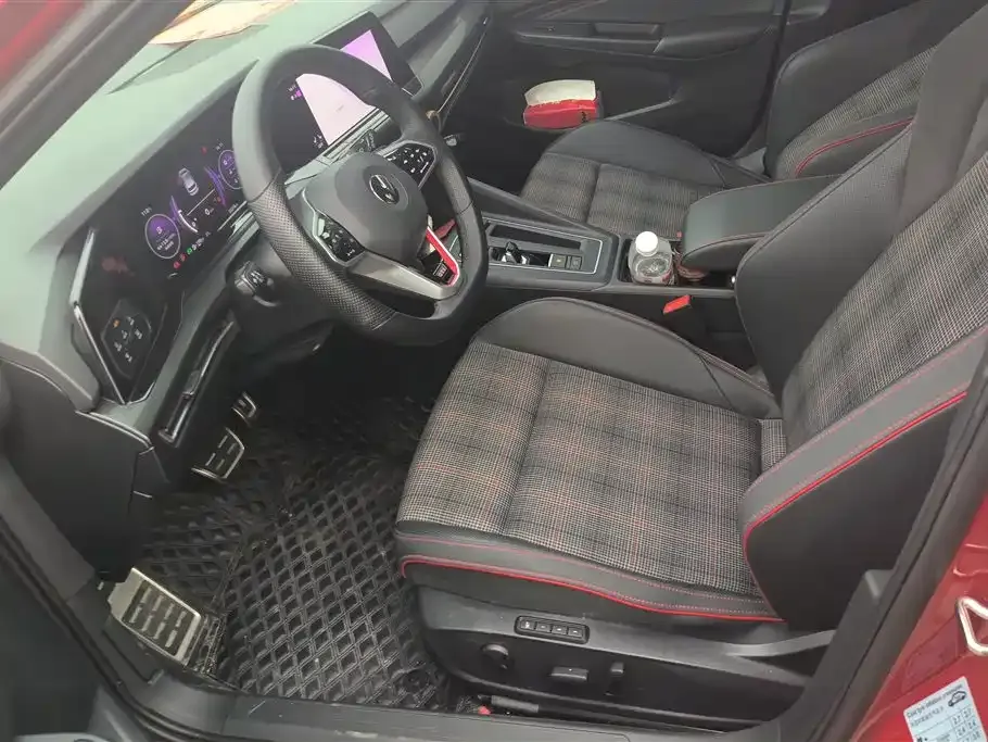Volkswagen Golf GTI — фото 5
