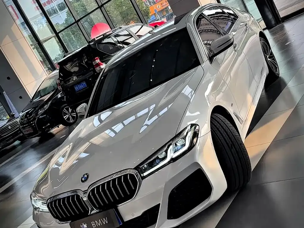 BMW 5 Series — фото 1
