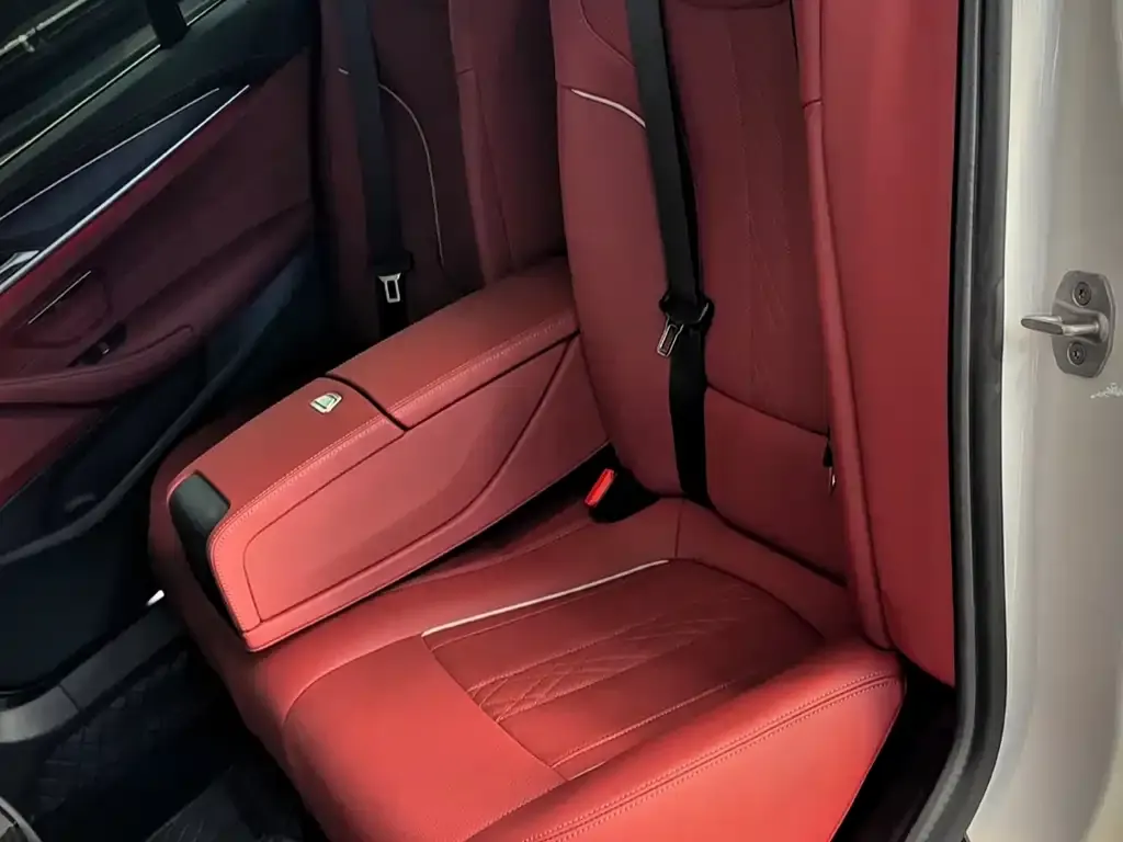 BMW 5 Series — фото 10