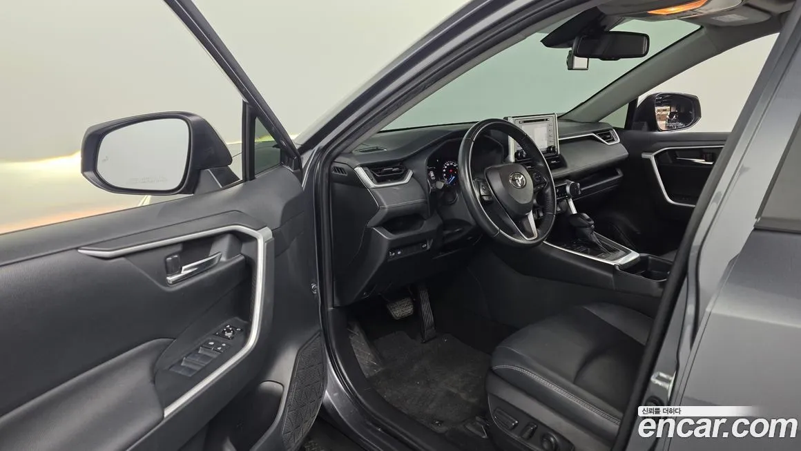 Toyota RAV4 2021 из KR, фото 4