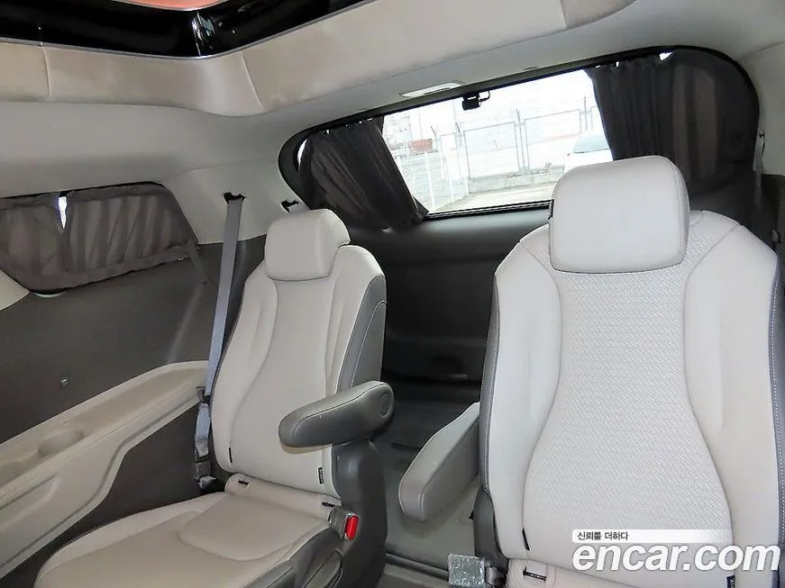 Kia Carnival — фото 10