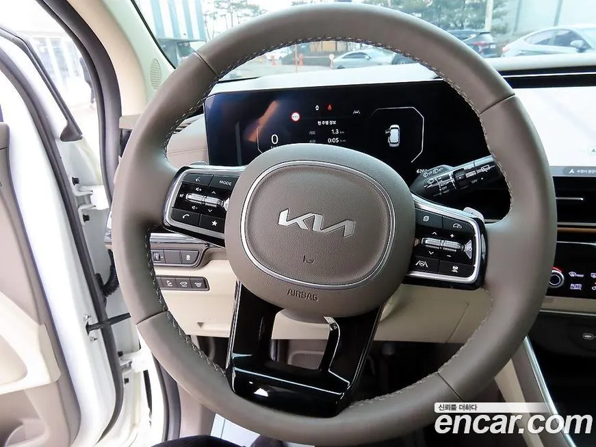 Kia Carnival — фото 5
