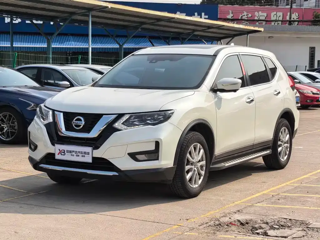 Nissan X-Trail — фото 1