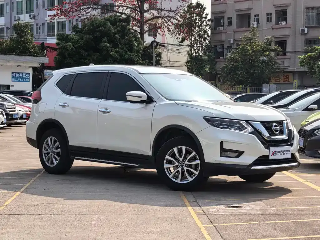 Nissan X-Trail — фото 7