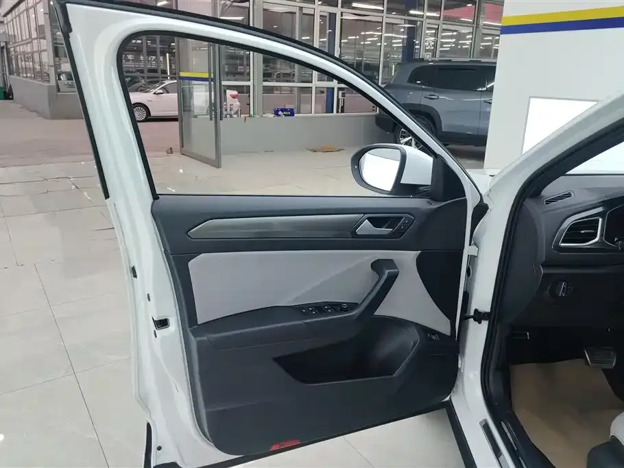 Volkswagen T-Roc 2024 из CN, фото 3
