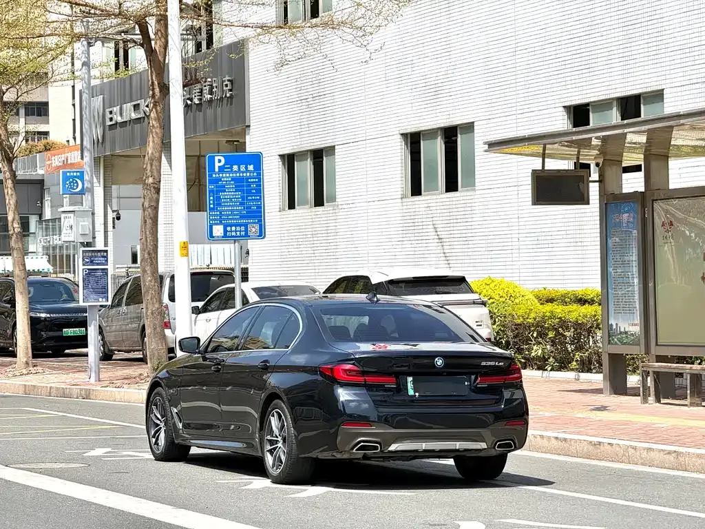 BMW 5 Series New Energy — фото 10