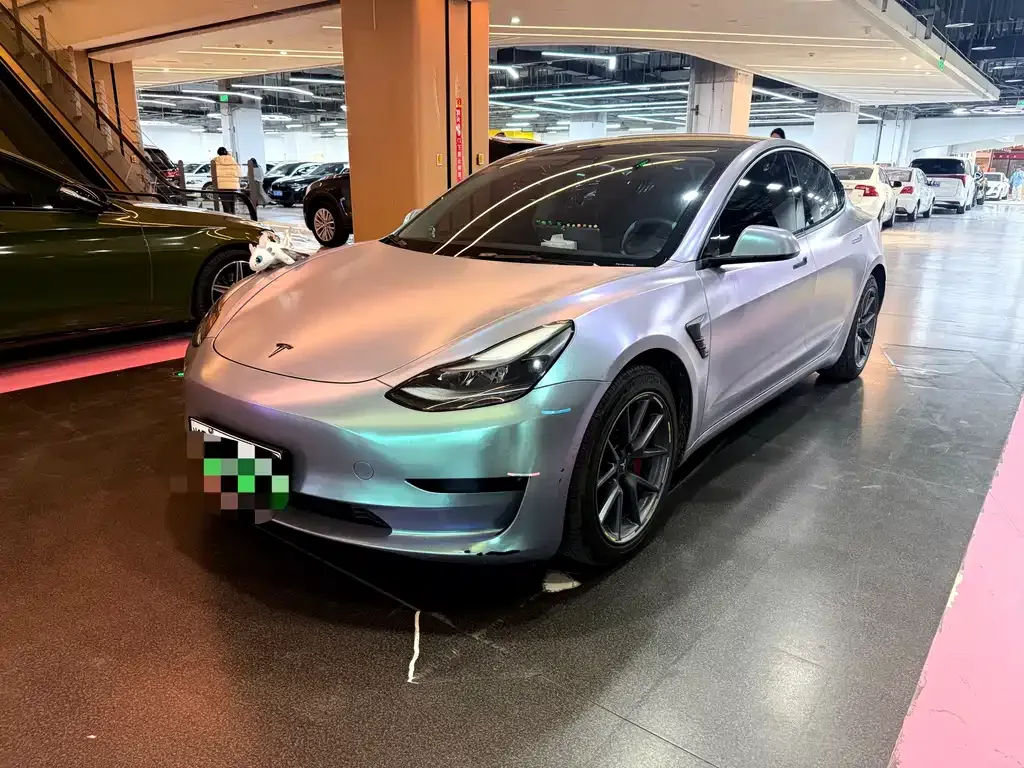 Tesla Model 3 — фото 1