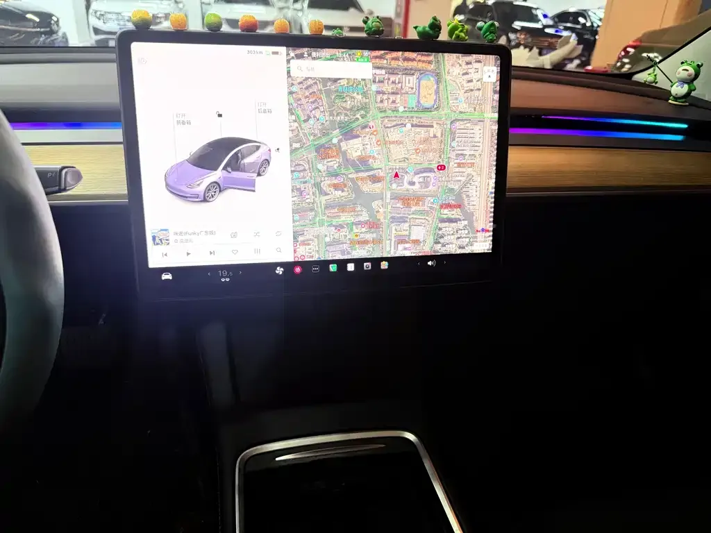 Tesla Model 3 — фото 10