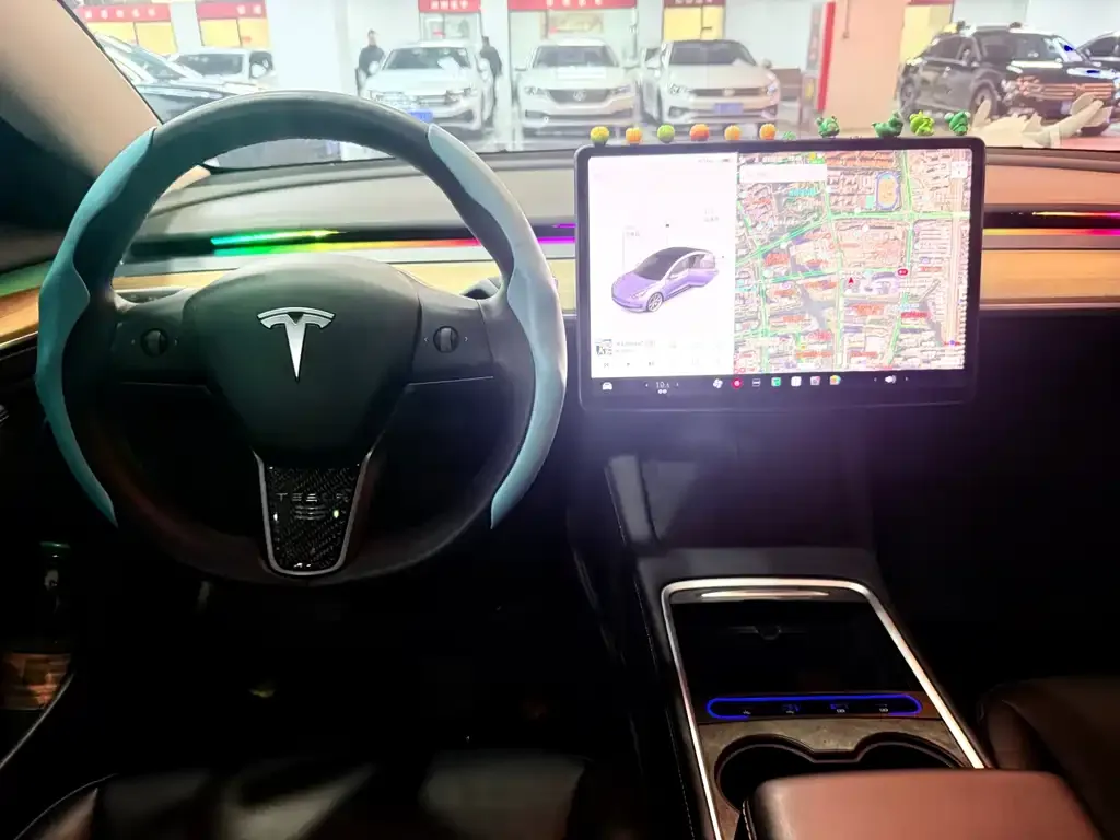 Tesla Model 3 — фото 5