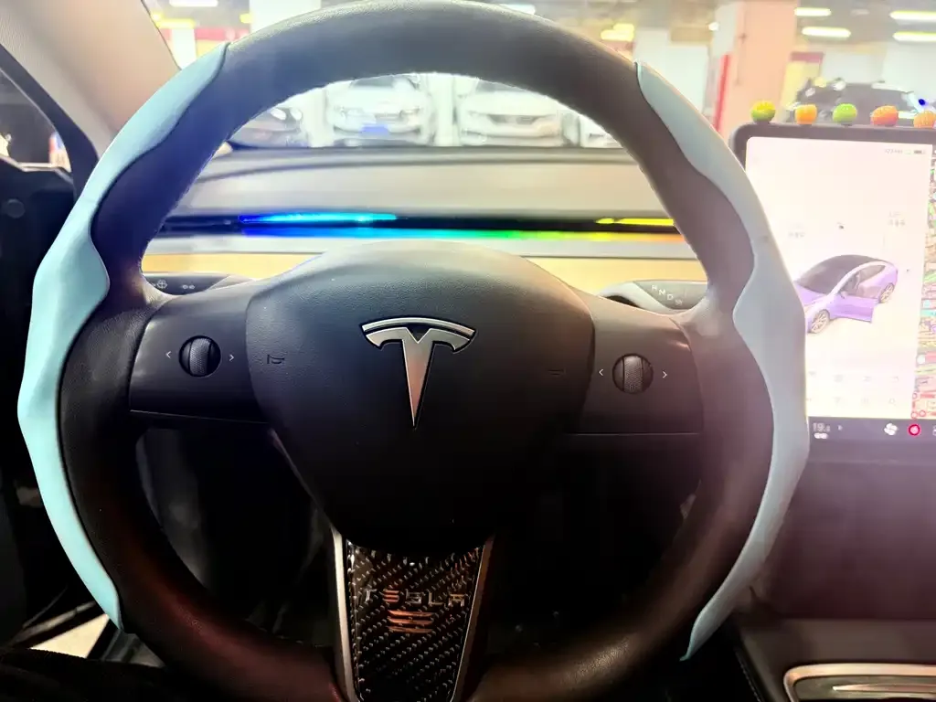 Tesla Model 3 — фото 2