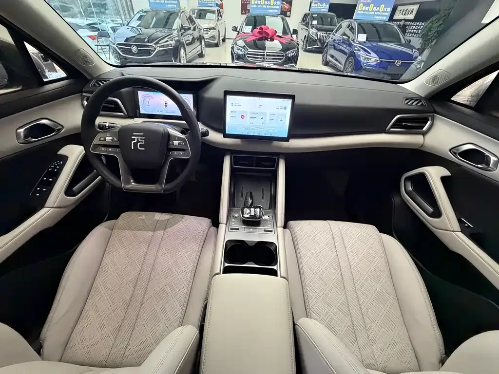 BYD Yuan UP 2025 из CN, фото 9