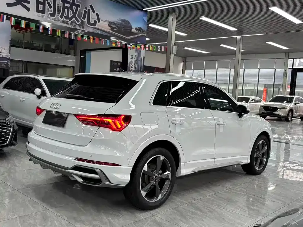 Audi Q3 — фото 10