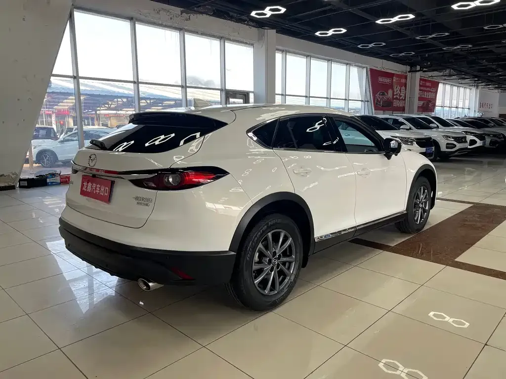 Mazda CX-4 2023 из CN, фото 2