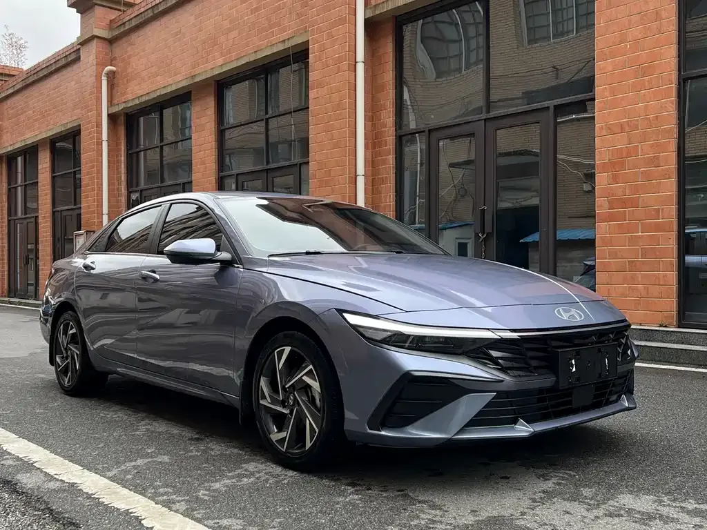 Hyundai Elantra — фото 6
