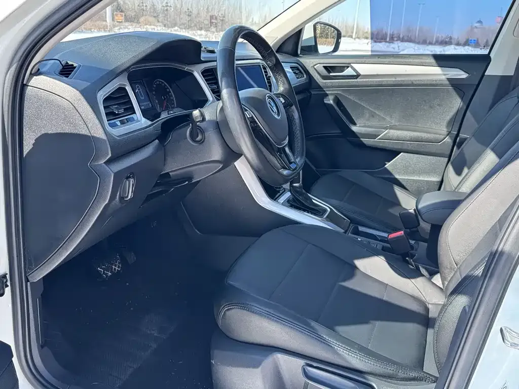 Volkswagen T-Roc 2023 из CN, фото 3