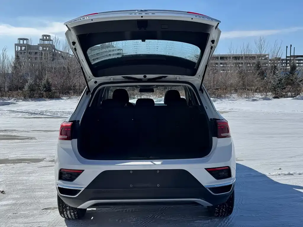 Volkswagen T-Roc 2023 из CN, фото 7