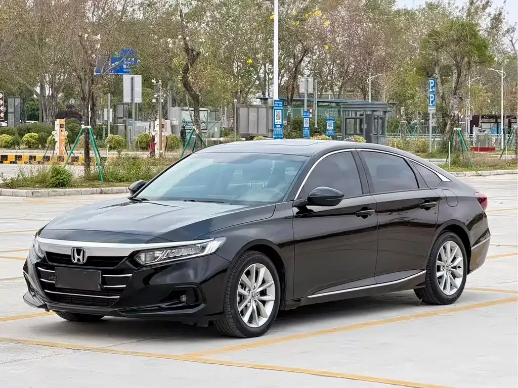 Honda Accord — фото 1
