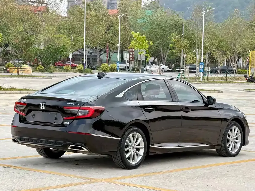 Honda Accord — фото 7