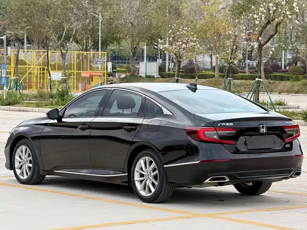 Honda Accord — фото 5