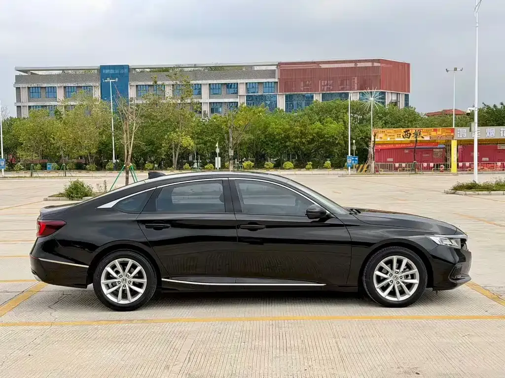 Honda Accord — фото 4