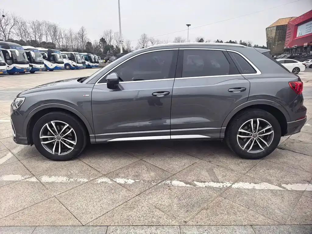 Audi Q3 — фото 4