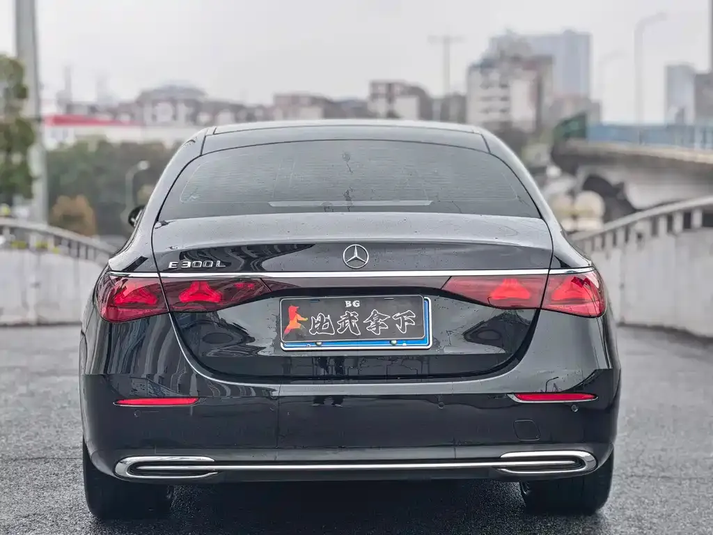 Mercedes-Benz E-Class — фото 10