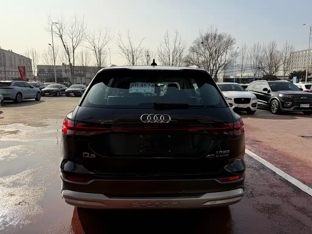 Audi Q5 e-tron — фото 2