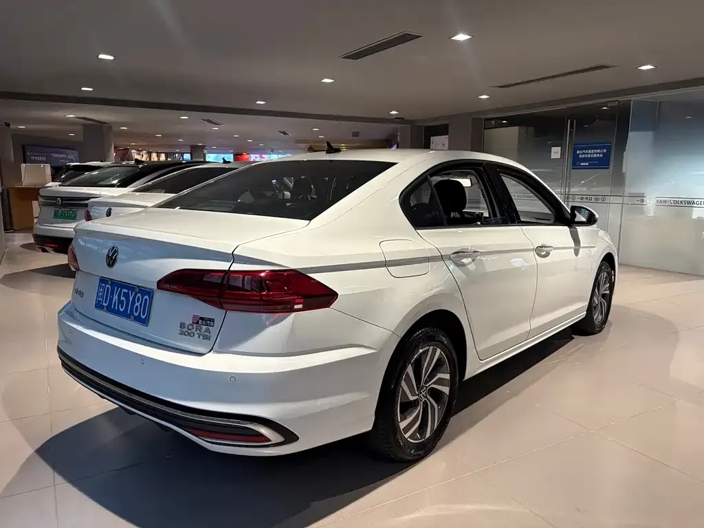 Volkswagen Bora 2024 из CN, фото 8