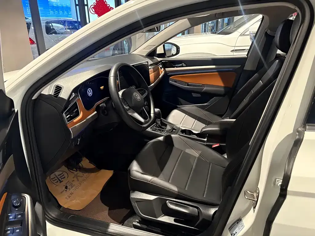 Volkswagen Bora 2024 из CN, фото 2