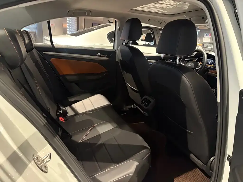 Volkswagen Bora 2024 из CN, фото 7