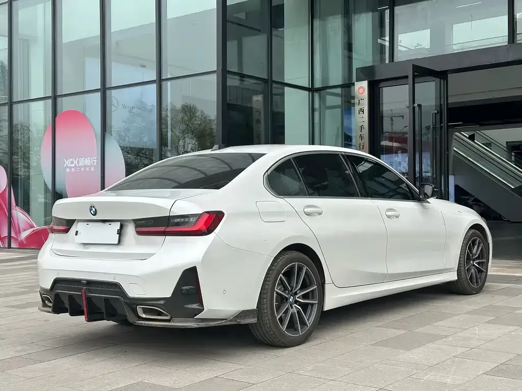 BMW 3 Series 2025 из CN, фото 2