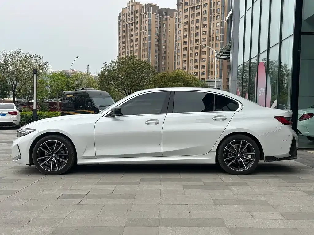 BMW 3 Series 2025 из CN, фото 8