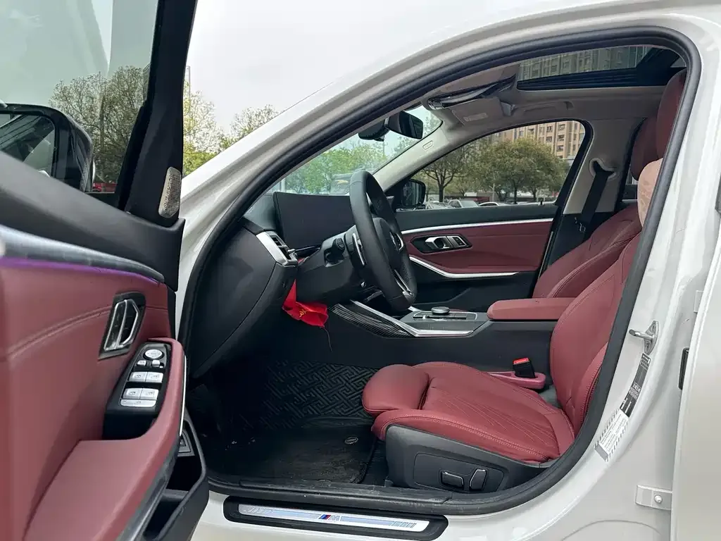 BMW 3 Series 2025 из CN, фото 6