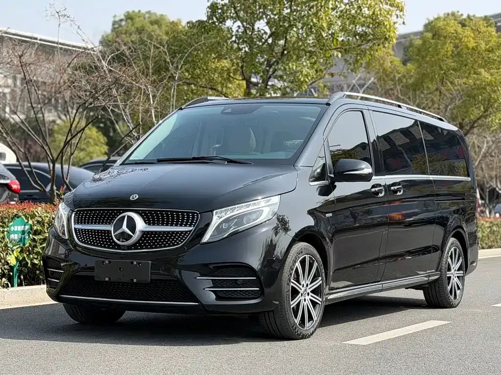 Mercedes-Benz V-Class — фото 1