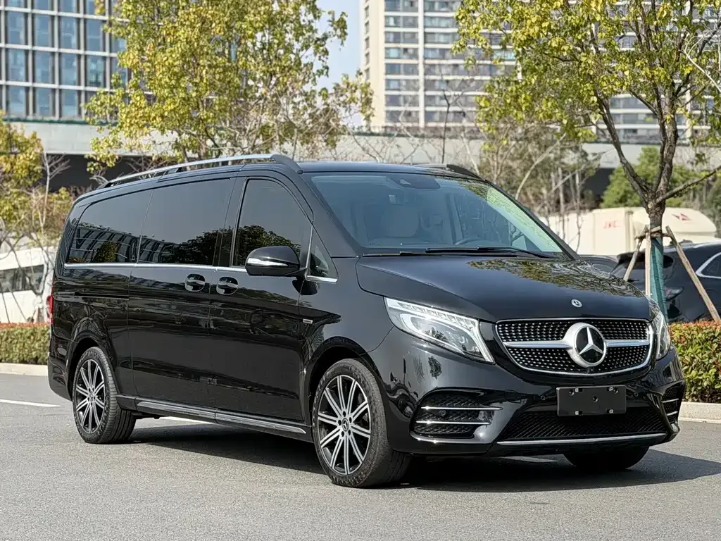 Mercedes-Benz V-Class — фото 10