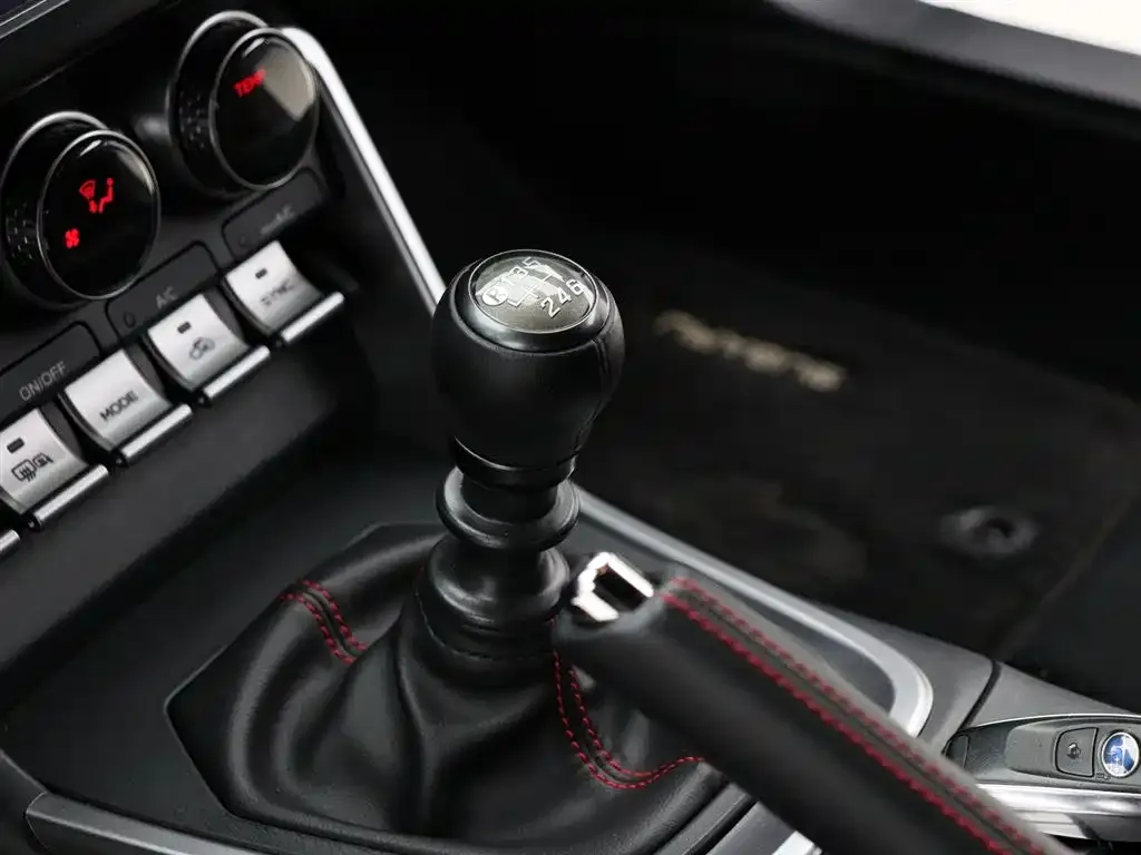 Subaru BRZ — фото 3