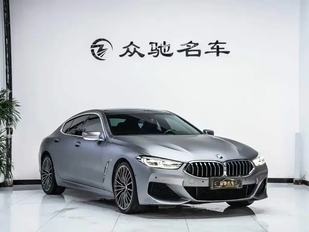 BMW 8 Series — фото 3