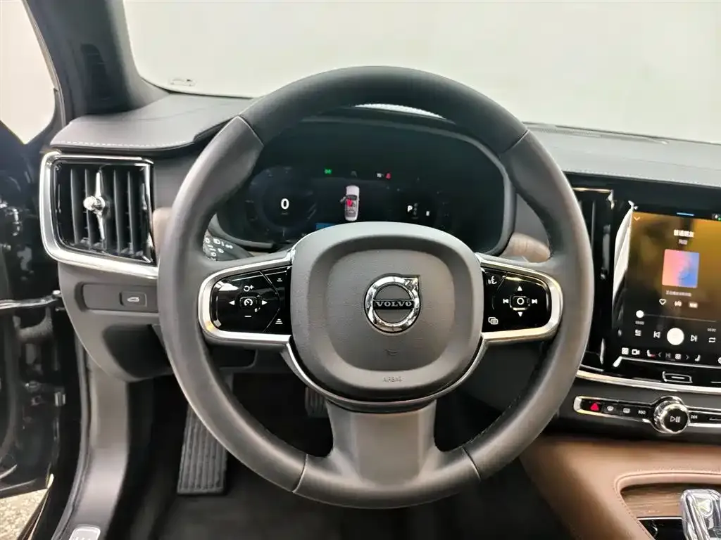 Volvo S90 — фото 5