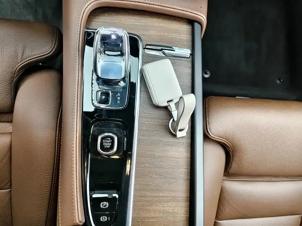 Volvo S90 — фото 7