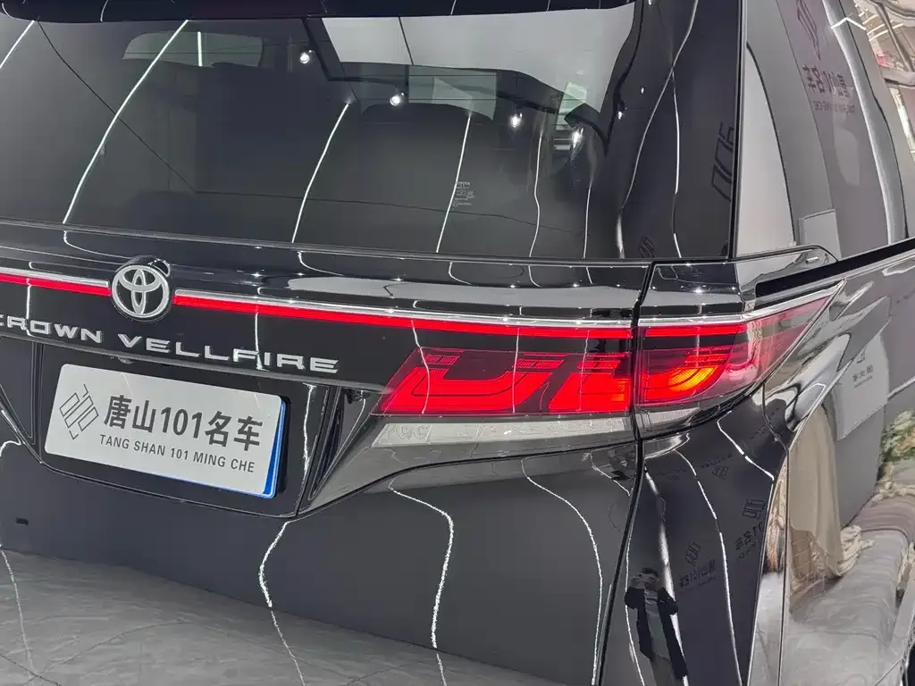 Toyota Vellfire — фото 10