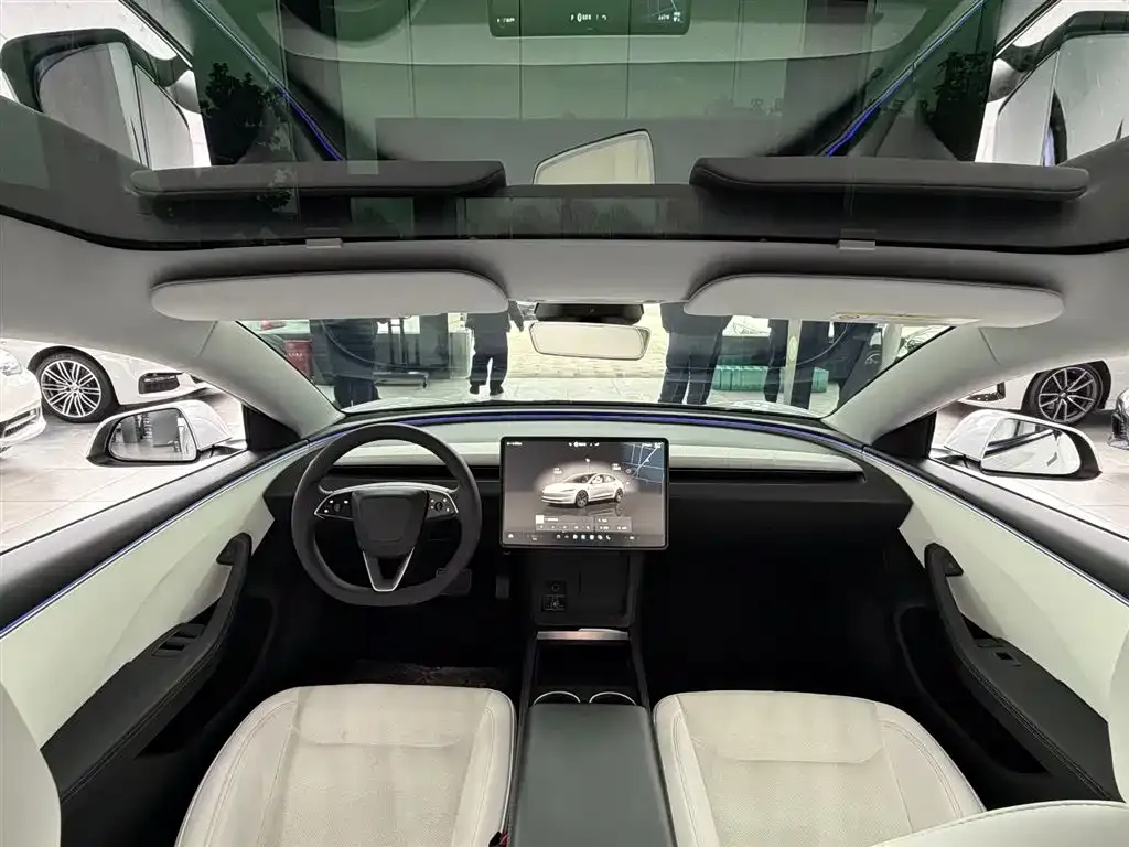 Tesla Model 3 — фото 8