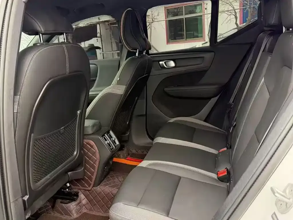 Volvo XC40 2023 из CN, фото 9