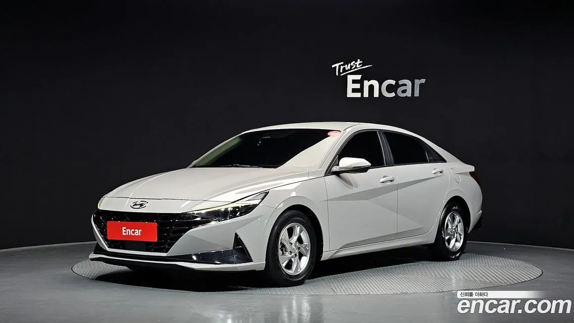Hyundai AVANTE — фото 1
