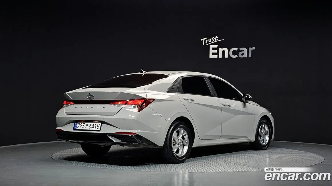 Hyundai AVANTE — фото 9