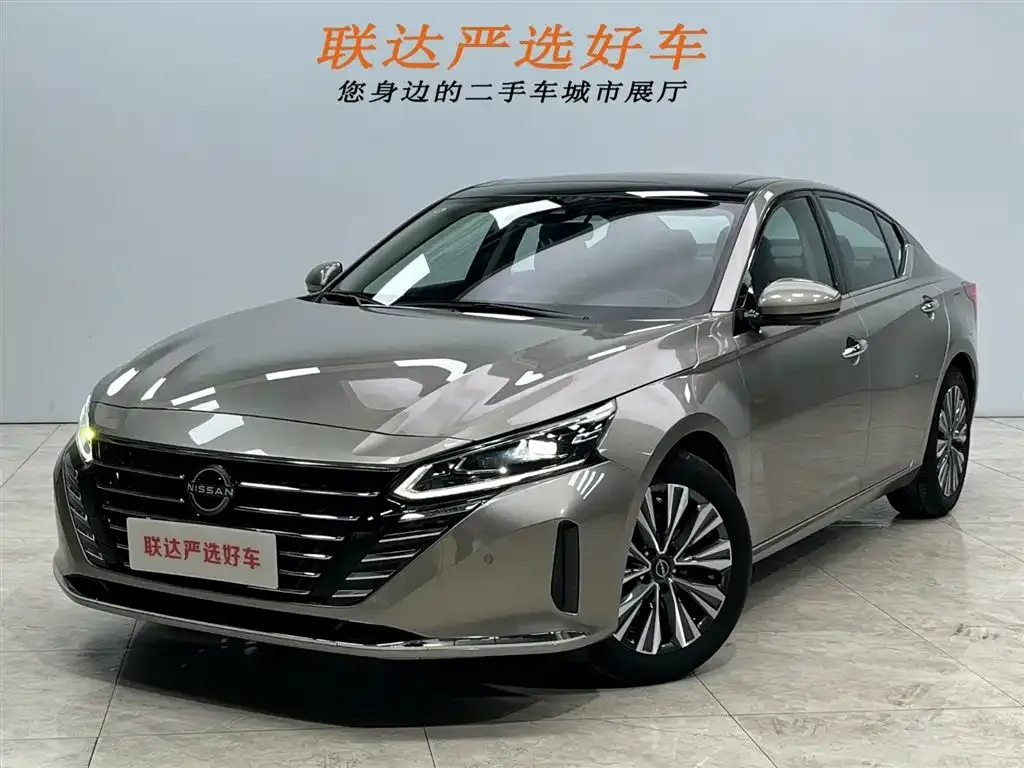 Nissan Teana — фото 1